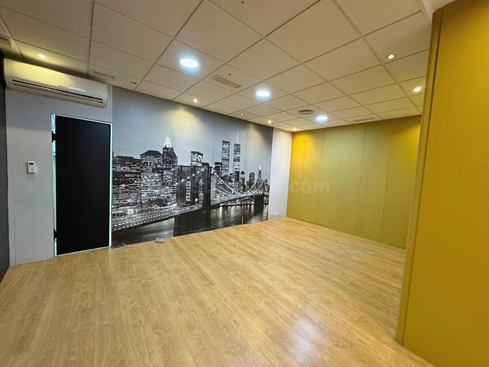 Local comercial 112m² en venta - Pueblo - foto 2