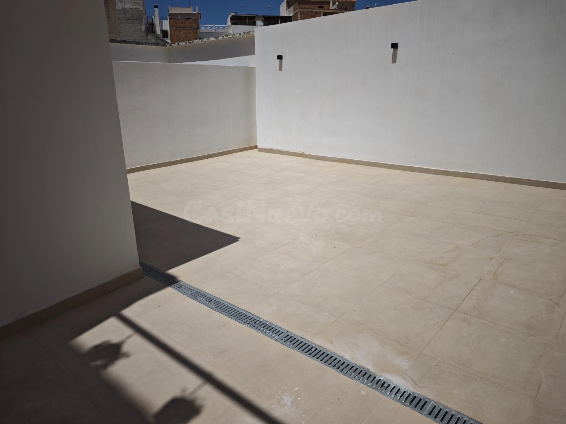 Piso de cuatro dormitorios renovado en Alhaurín el Grande - foto 2