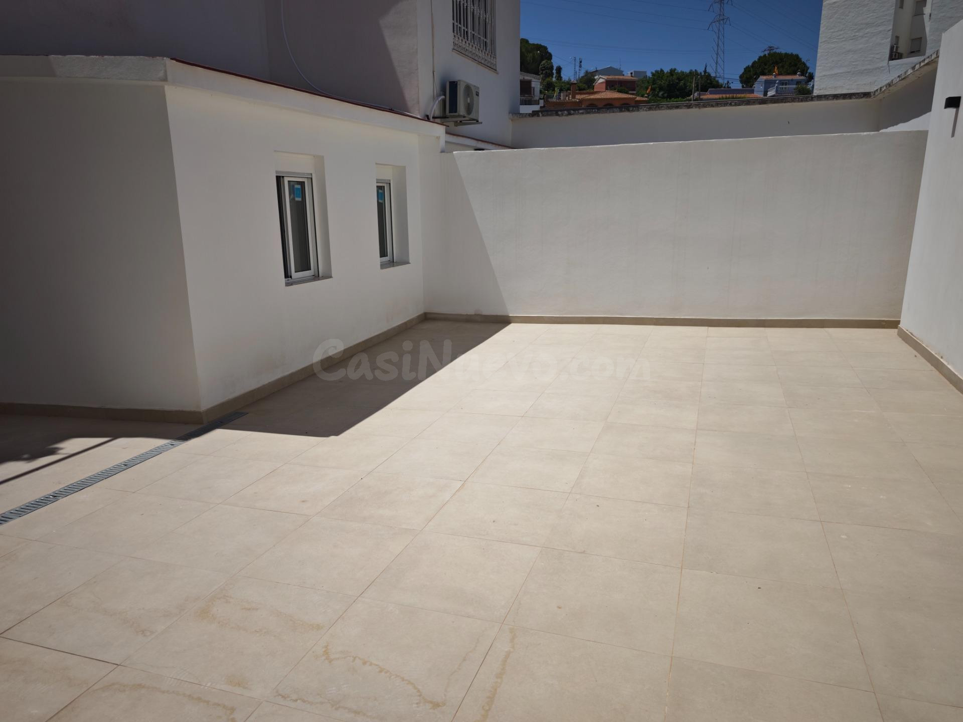 Piso de cuatro dormitorios renovado en Alhaurín el Grande - foto 3