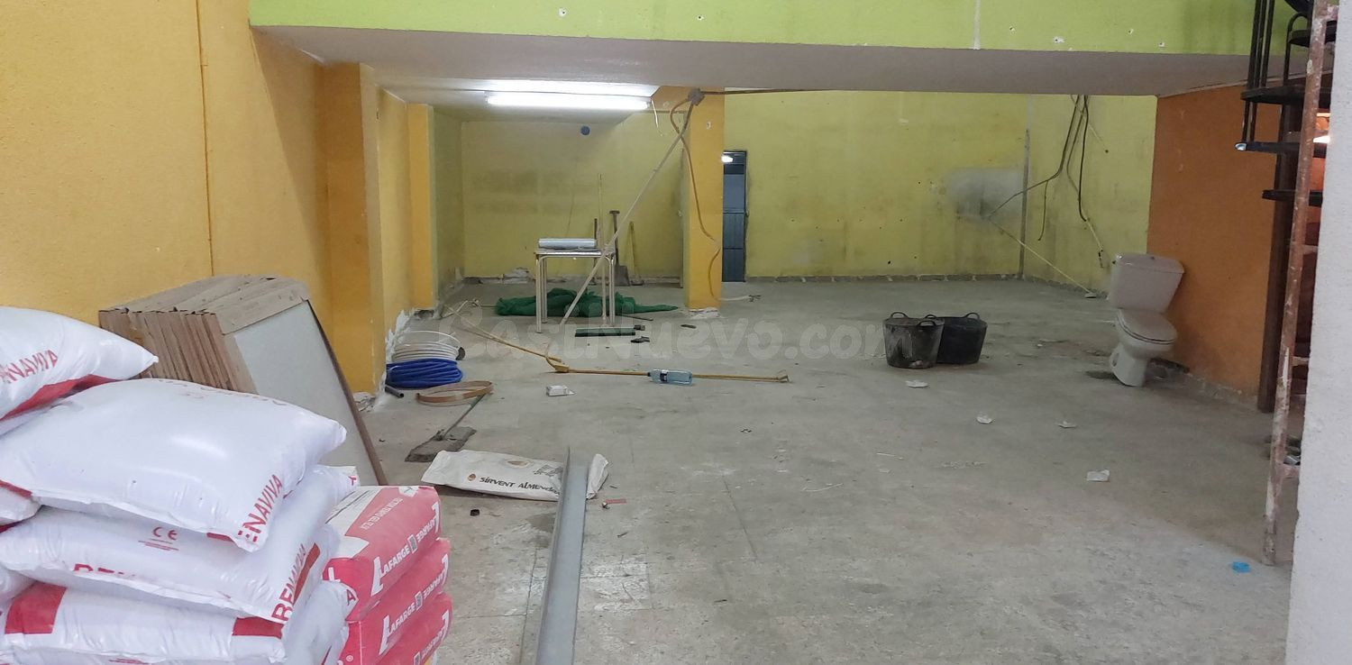 Local comercial 113m² en venta - Campoamor - foto 3