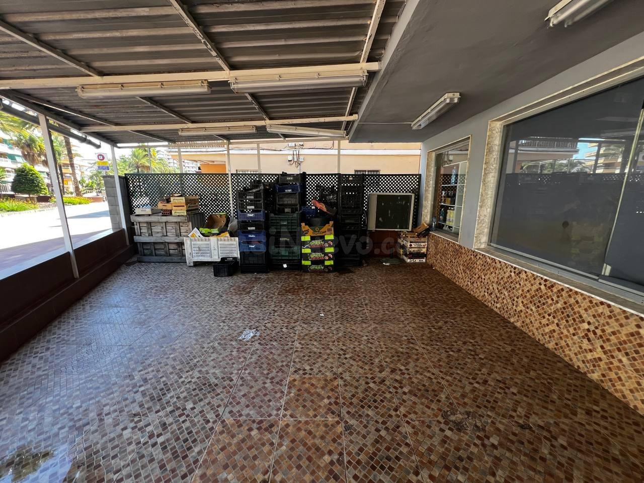 Local comercial 150m² en venta - Playa tavernes - foto 2