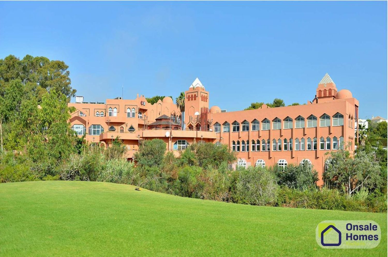 Edificio 6350m² en venta - Reserva de Marbella - foto 2