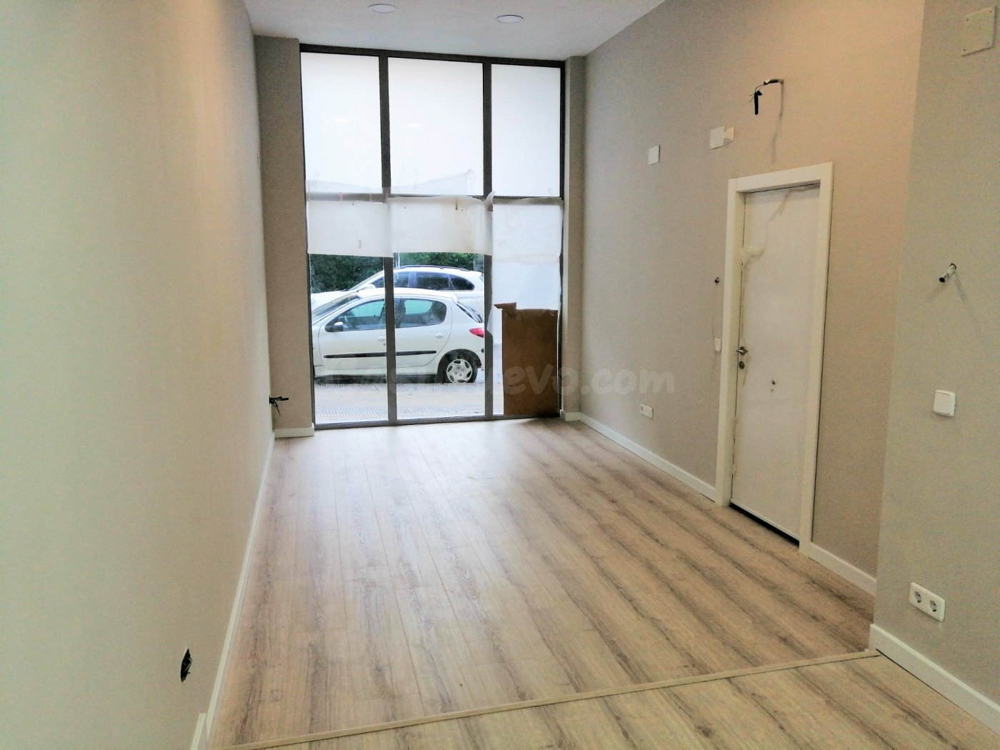 Local comercial 80m² en alquiler - RECTORAT - foto 2