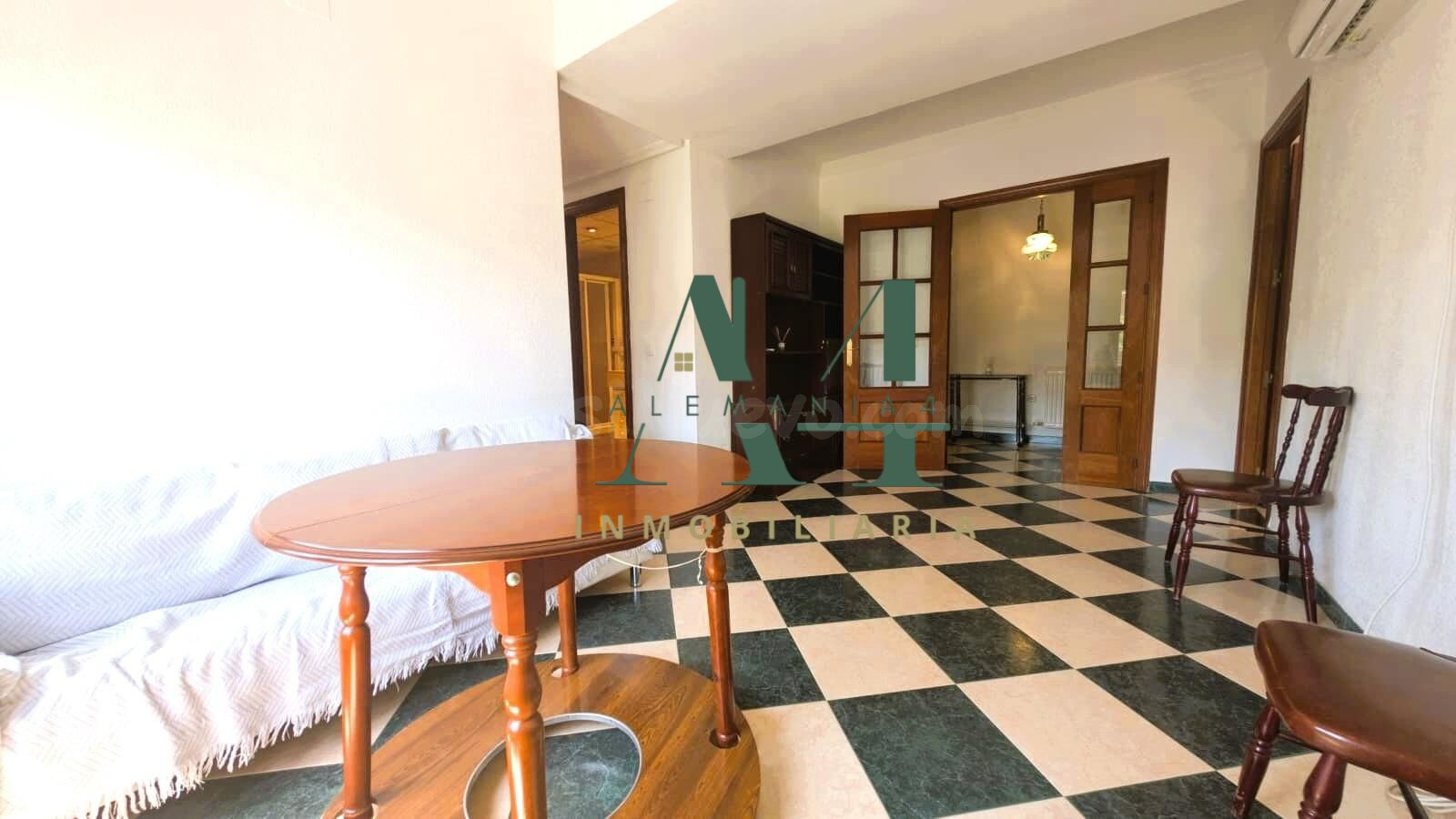 Atractivo Apartamento (actualmente como local) en Cruz de los Caídos - ¡Tu Oportunidad por €144900 - foto 2