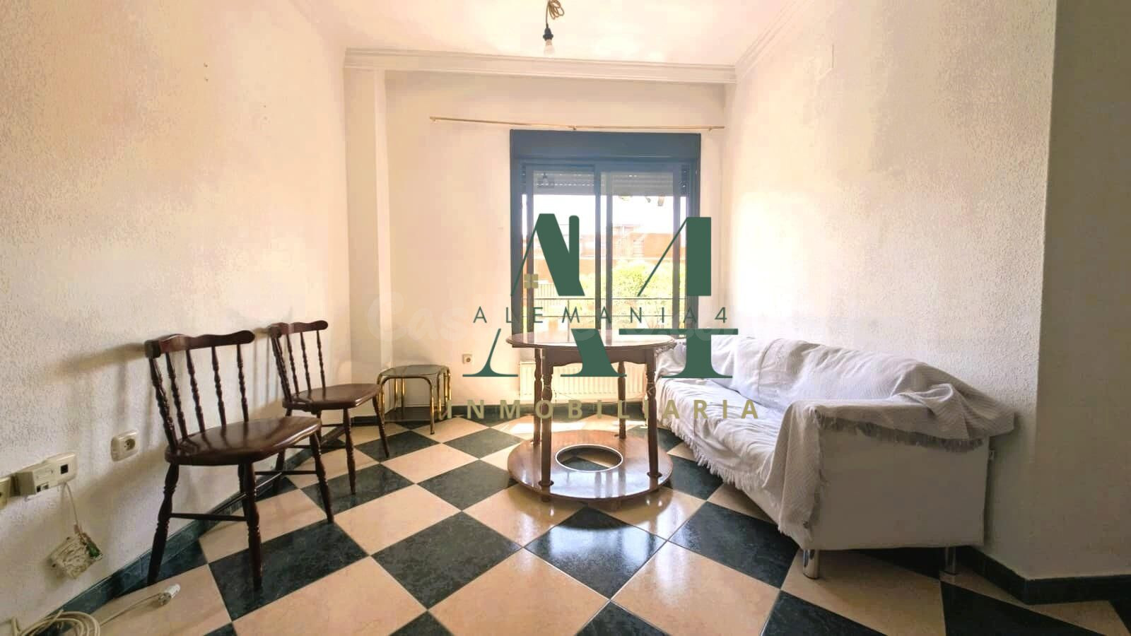 Atractivo Apartamento (actualmente como local) en Cruz de los Caídos - ¡Tu Oportunidad por €144900 - foto 3