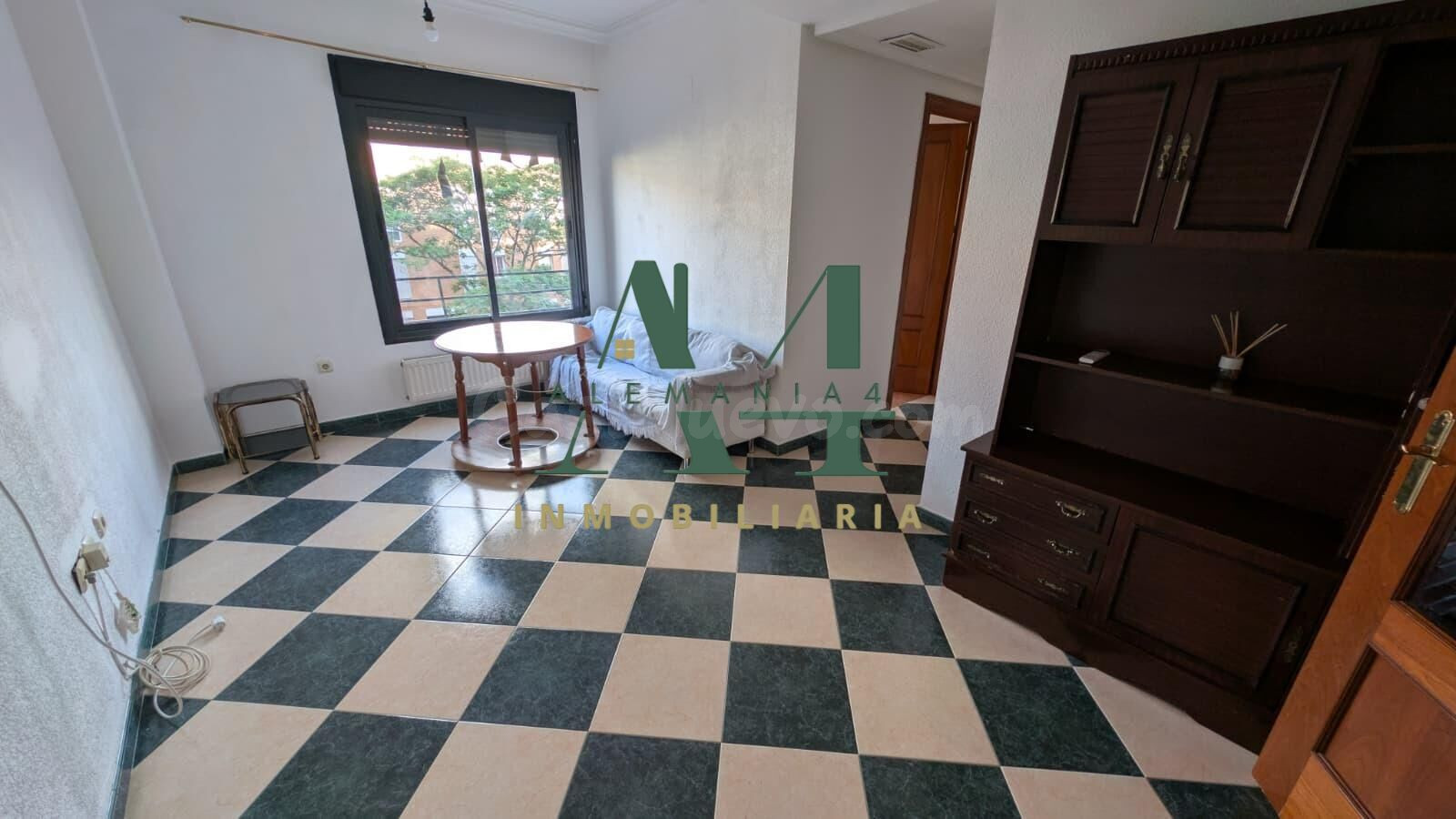 Atractivo Apartamento (actualmente como local) en Cruz de los Caídos - ¡Tu Oportunidad por €144900 - foto 4