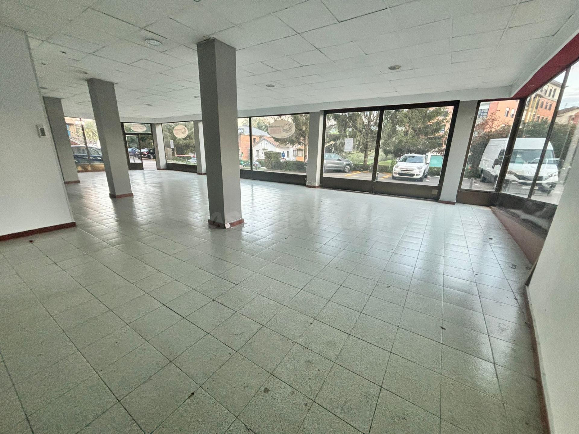 Local comercial 3 habitaciones 95m² en venta - La corredoria - foto 2