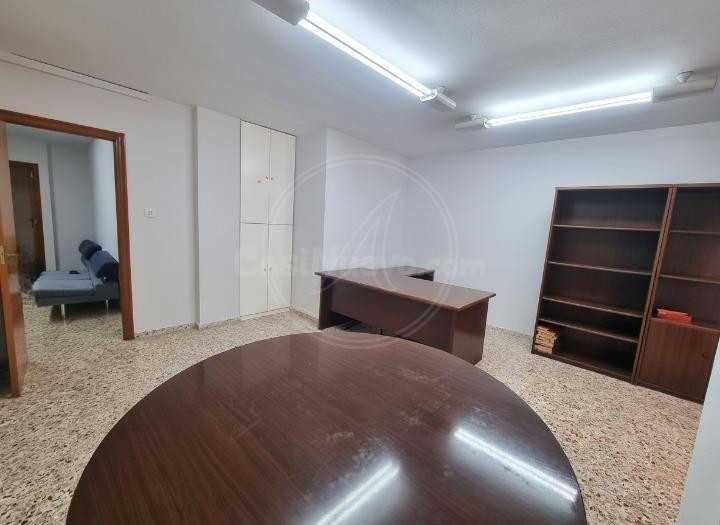 Local comercial 3 habitaciones 80m² en venta - Zona centro - foto 3