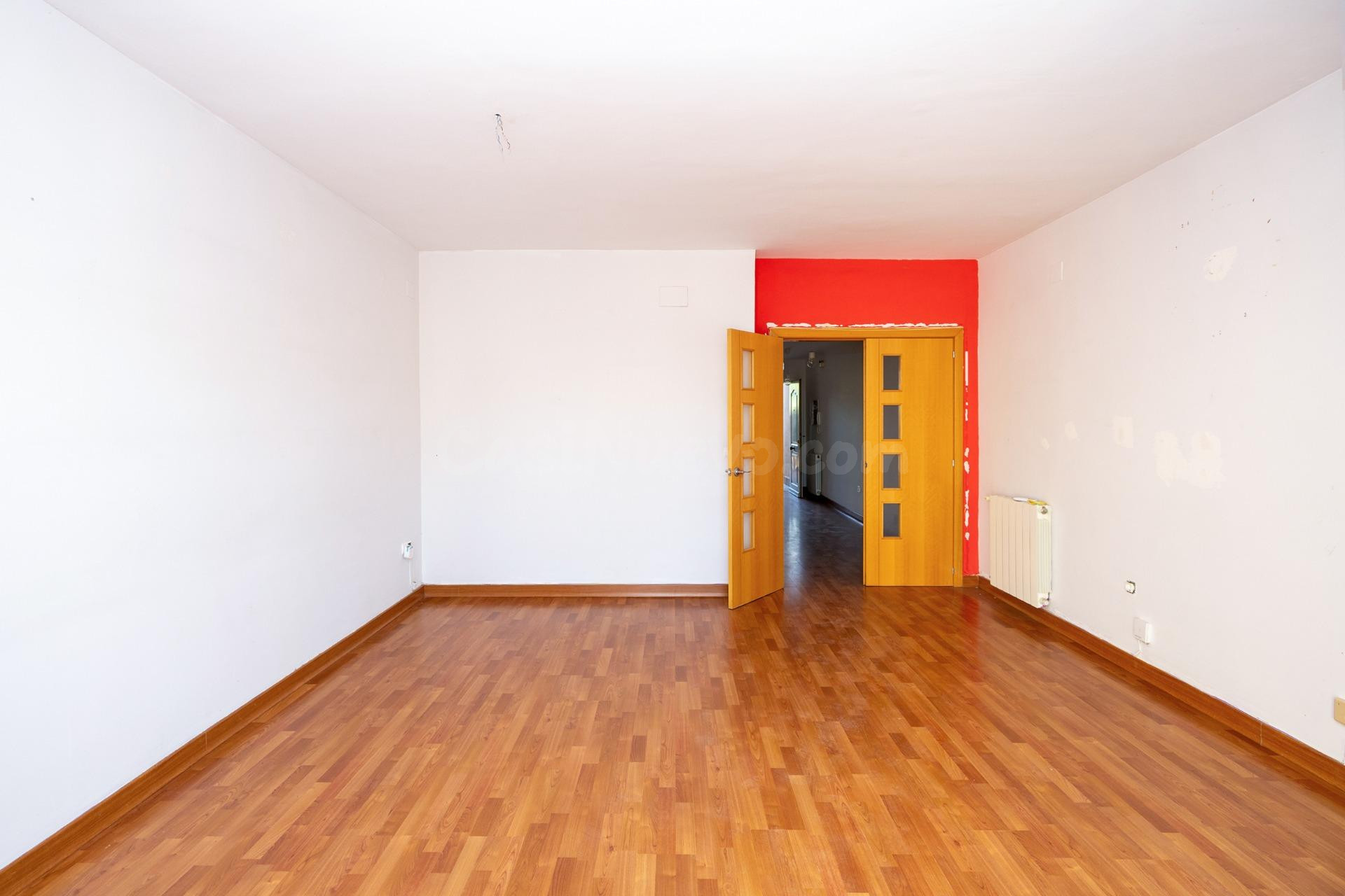 Ponemos a la venta esta preciosa casa en Urbanizacion cerrad - foto 4