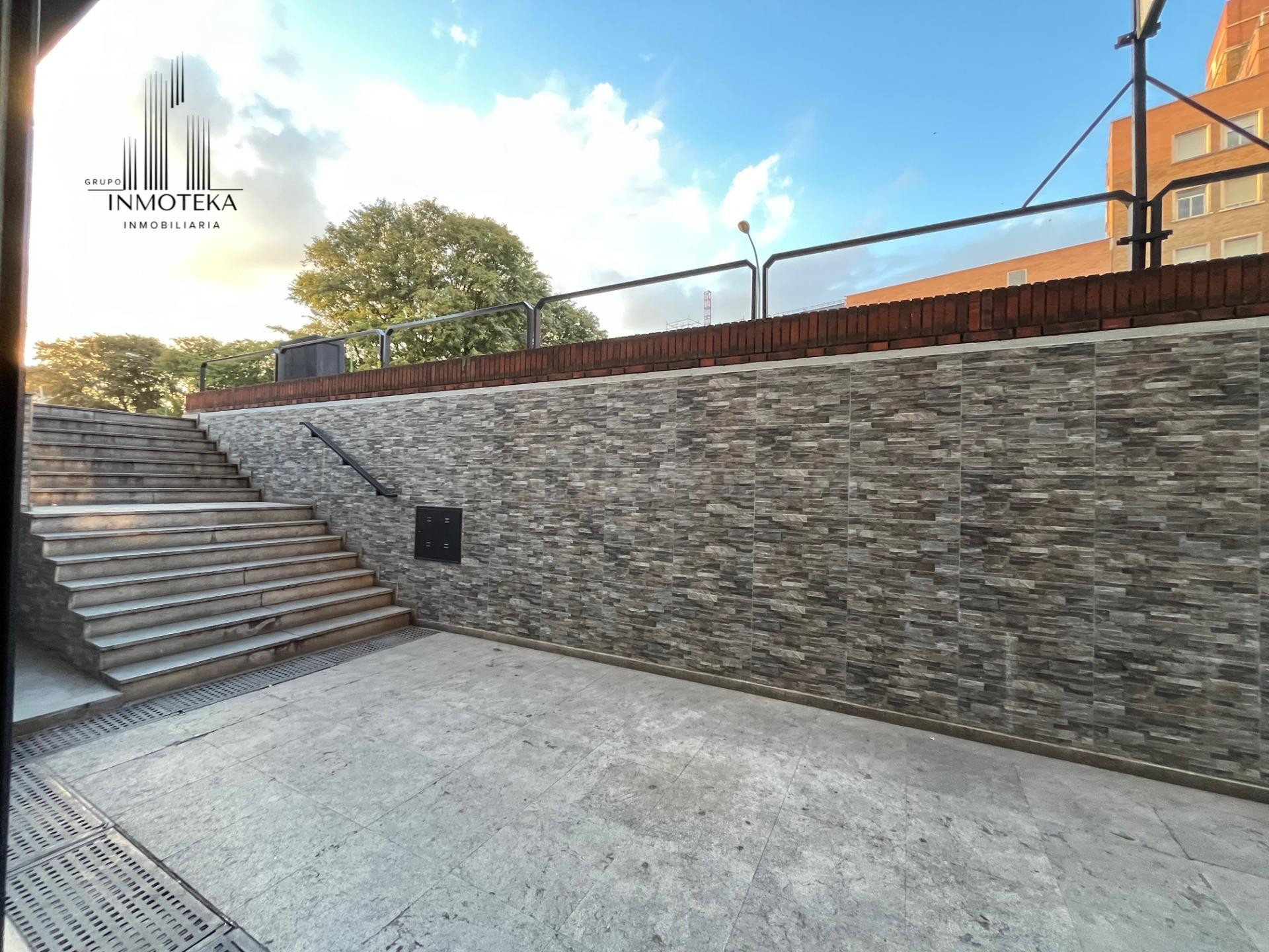 Local comercial 188m² en venta - Bami - Pineda - foto 2