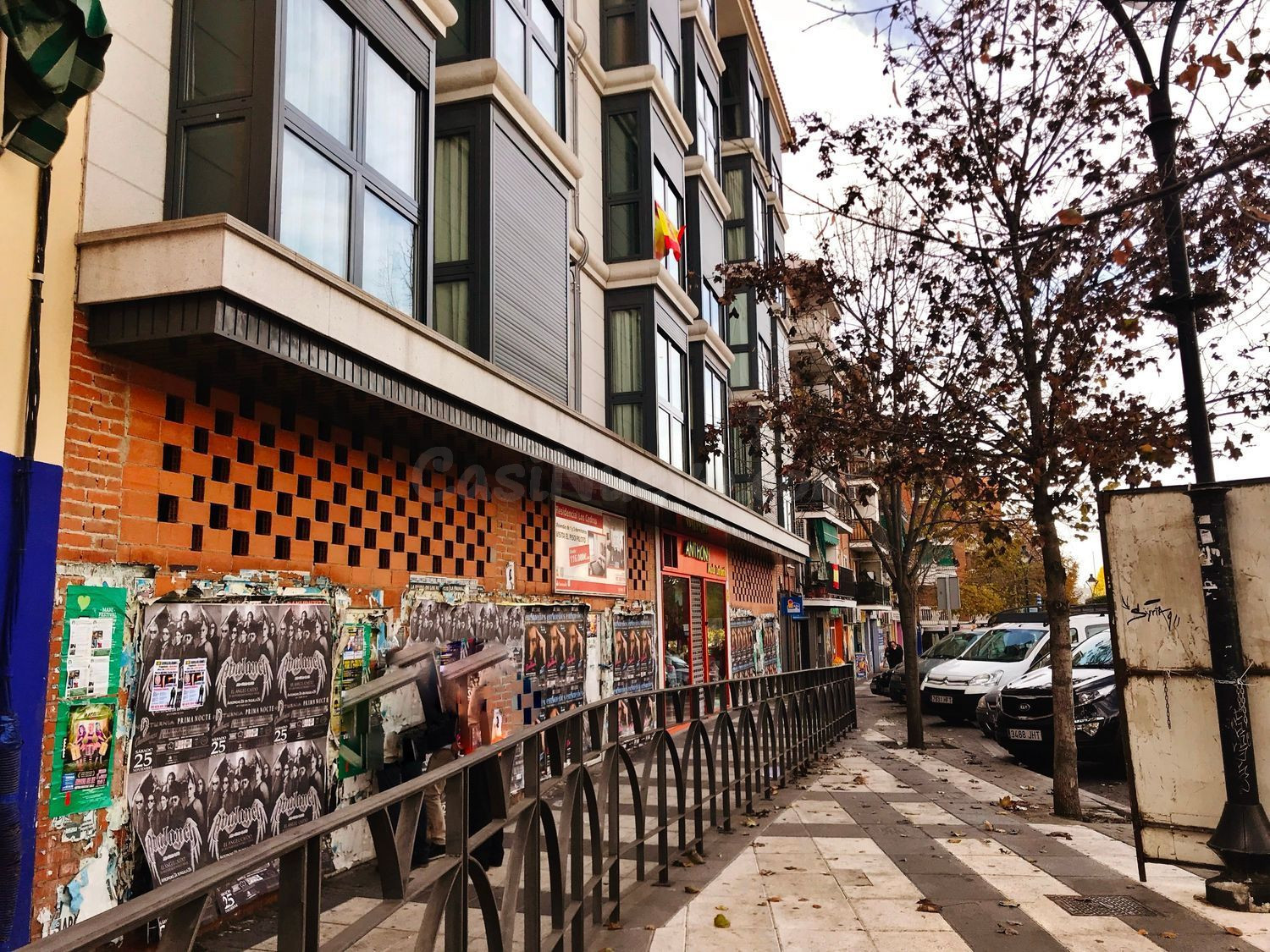 Local comercial 95m² en venta - - ZONA CENTRO - - foto 2