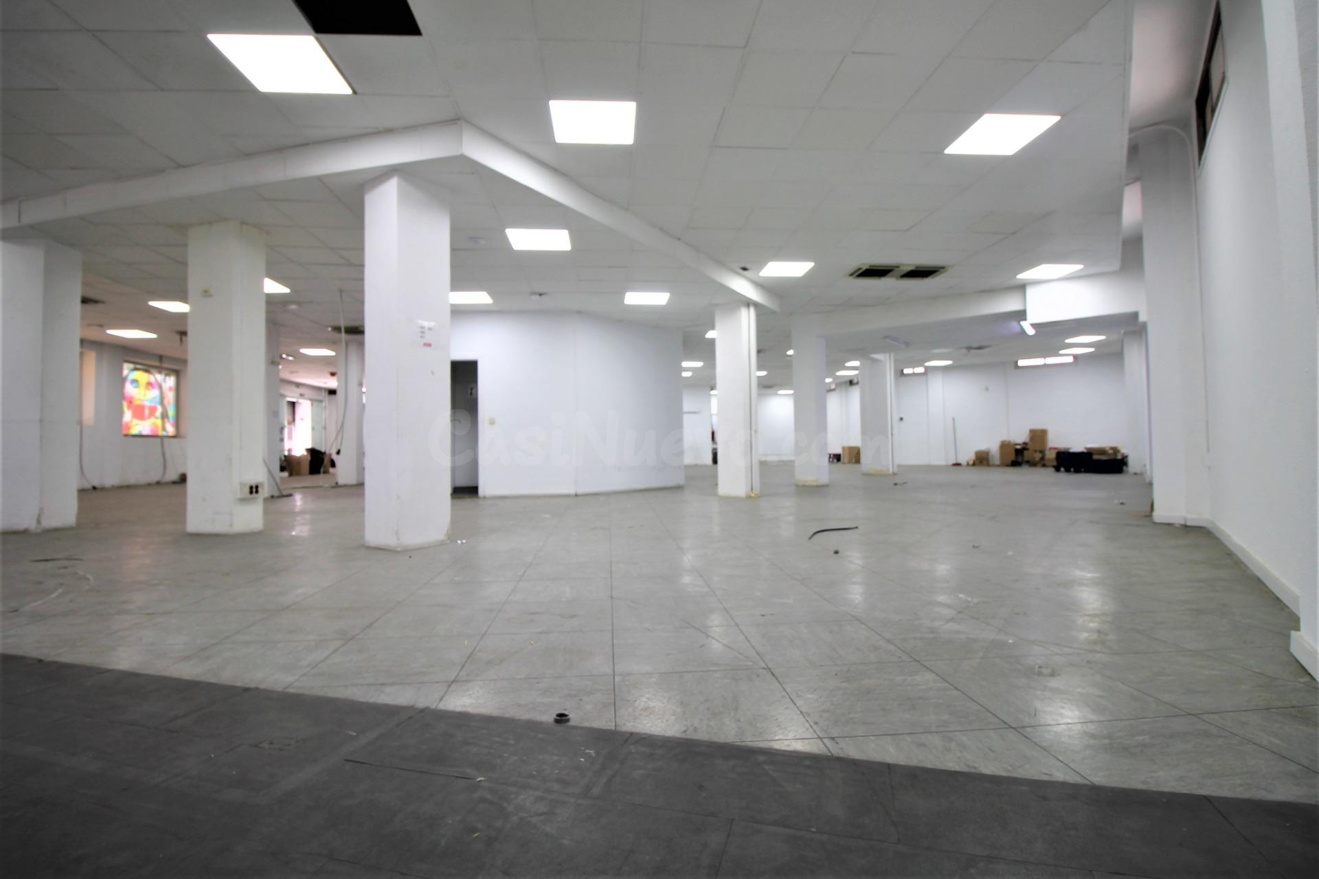 Local comercial 552m² en venta - La Latina
