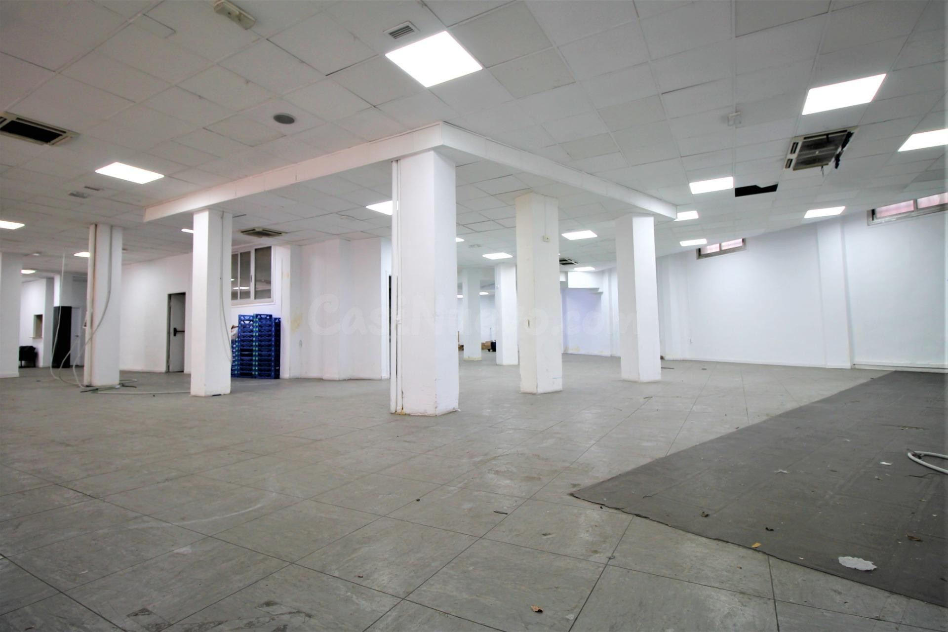 Local comercial 552m² en venta - La Latina - foto 2
