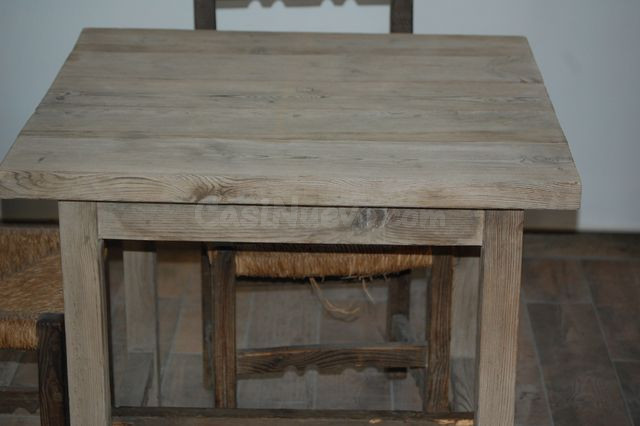 Mesa de madera maciza medidas 0,8m x0,8m