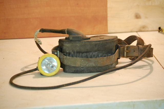 Linterna Antigua, con batería de riñonera.
