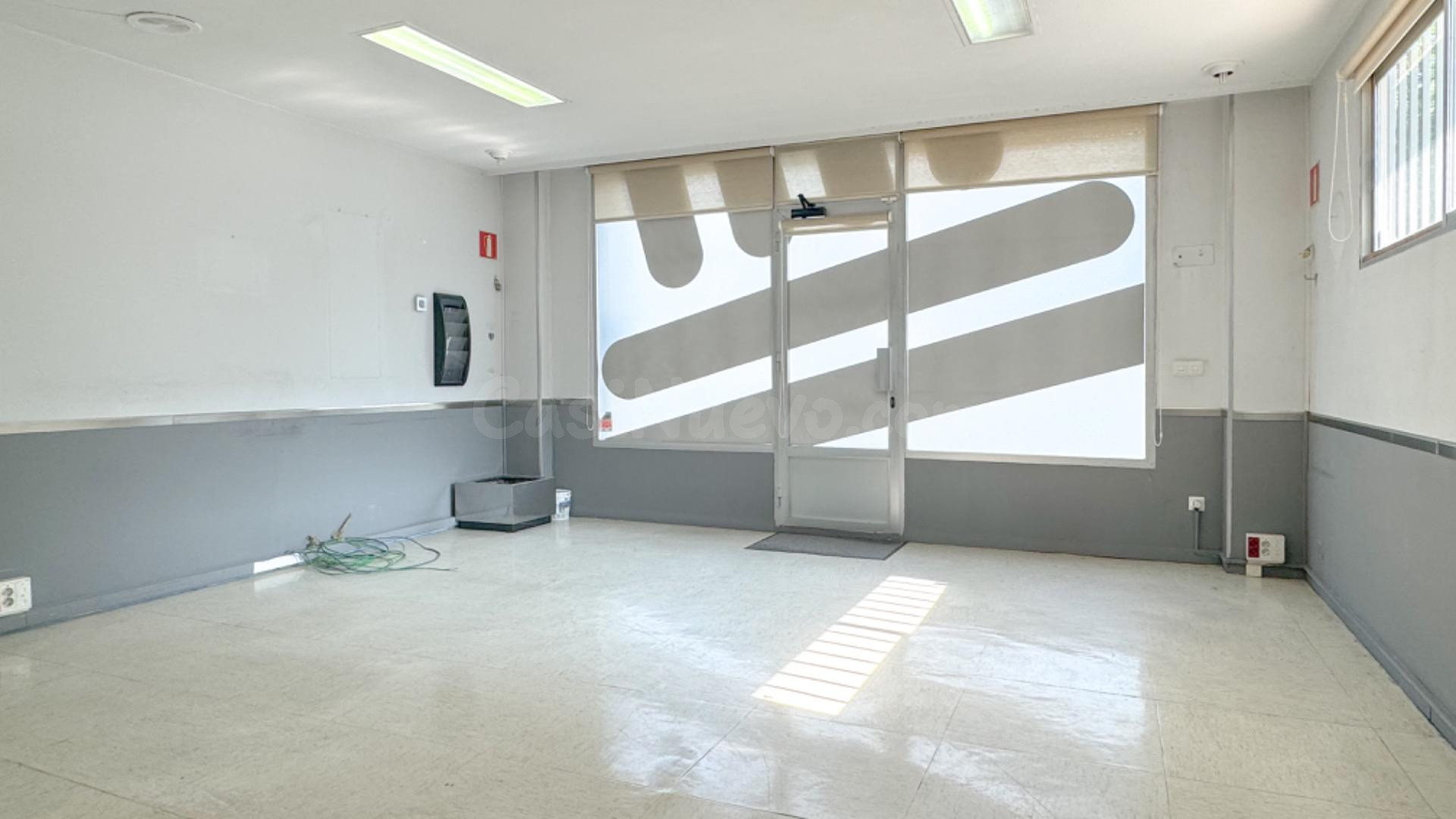 Local comercial 75m² en venta - Antiguo - foto 2