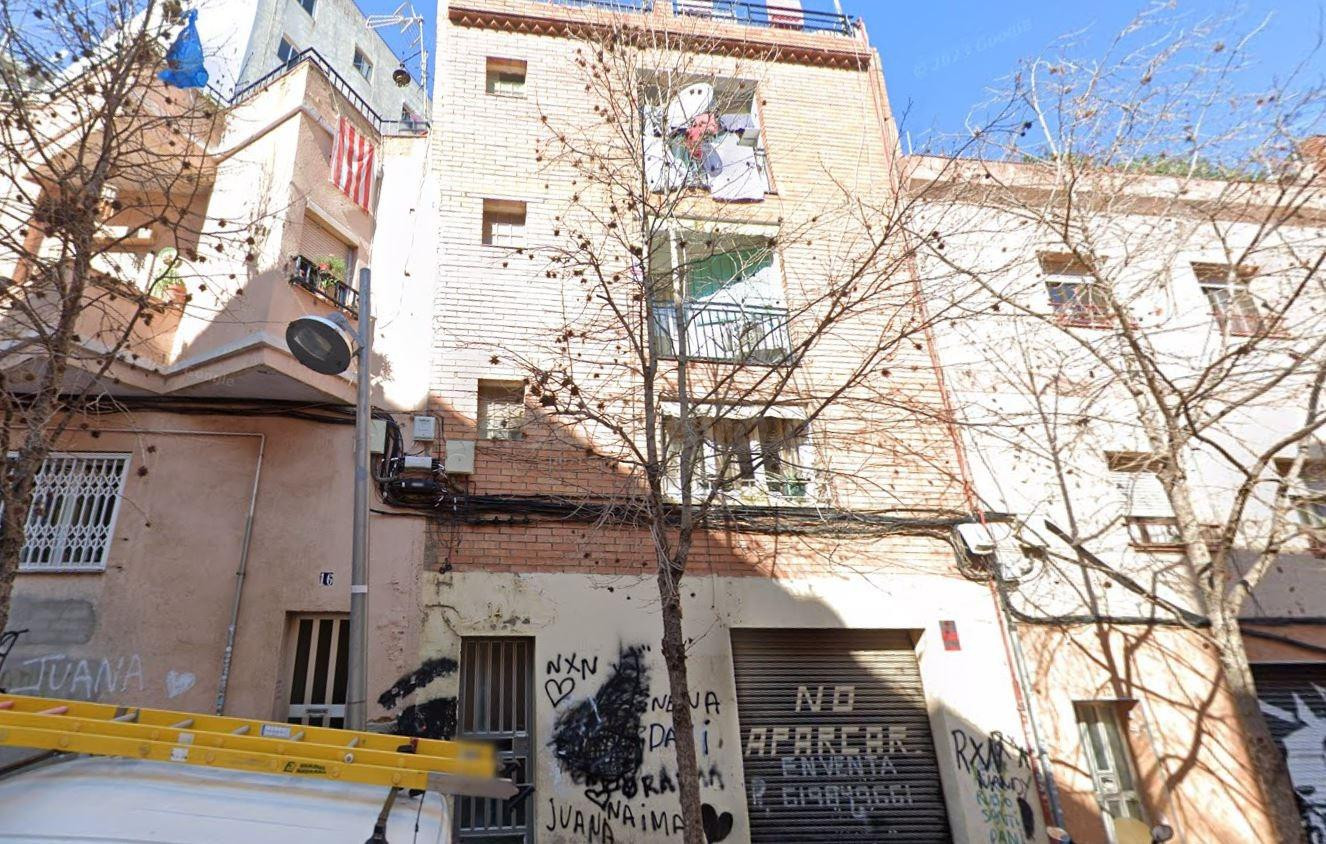 Se vende piso OKUPADO en Badalona (Barcelona) - foto 3