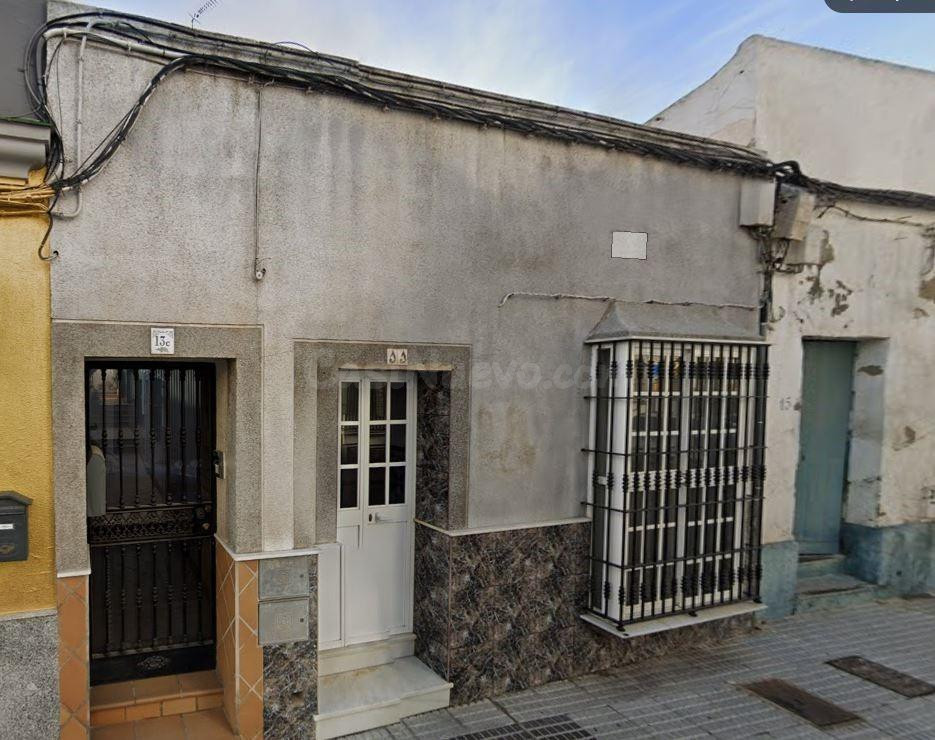 Se vende piso OKUPA en Chiclana de la Frontera (Cádiz). - foto 2