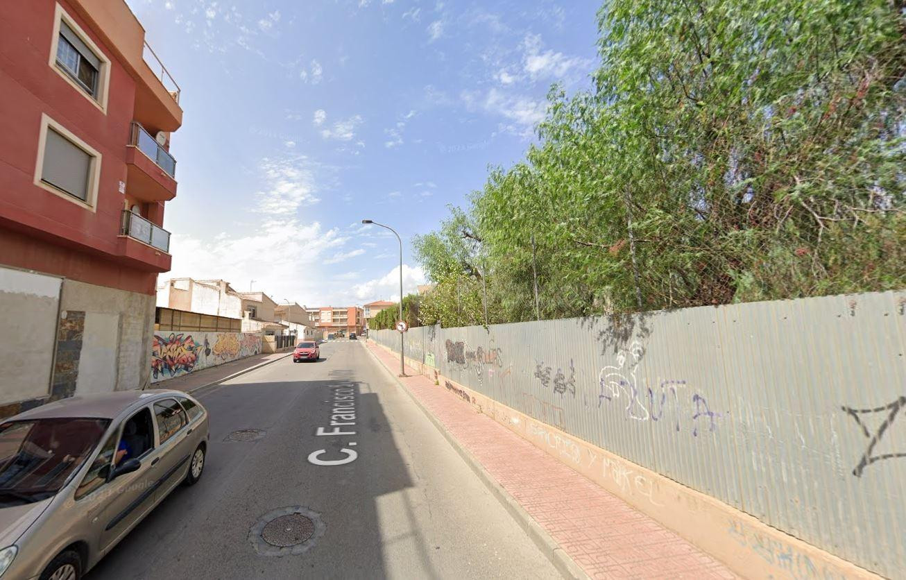 Se vende piso OKUPA en Ñguilas (Murcia). - foto 2
