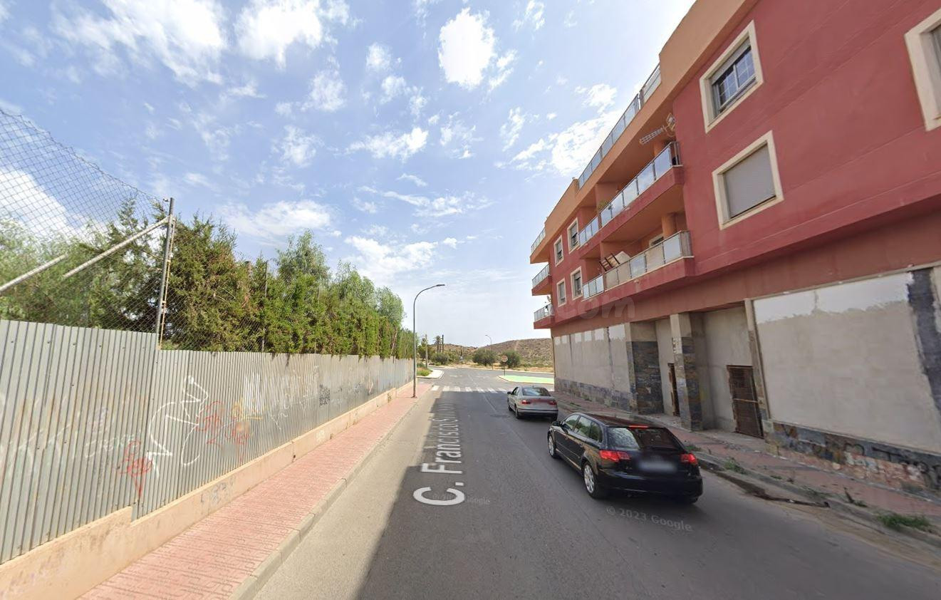 Se vende piso OKUPA en Ñguilas (Murcia). - foto 2