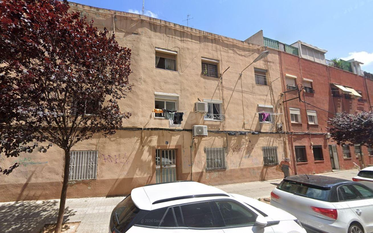 Venta de Piso OKUPADO en Badalona (Barcelona) - foto 3