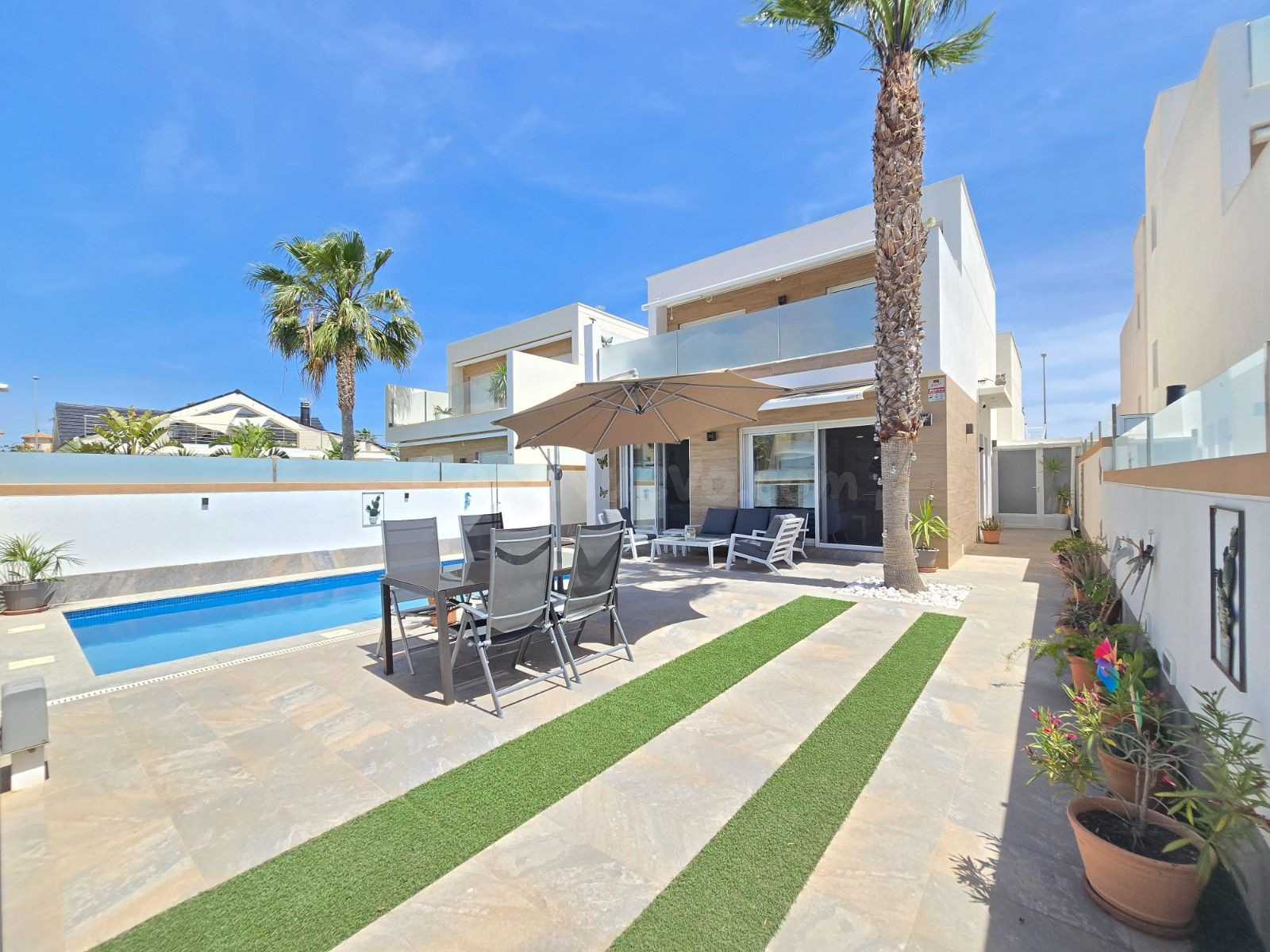 Villa 3 habitaciones 111m² en venta - Zona Pueblo