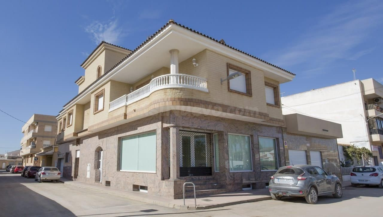 Casa 5 habitaciones 630m² en venta - Centro - foto 3