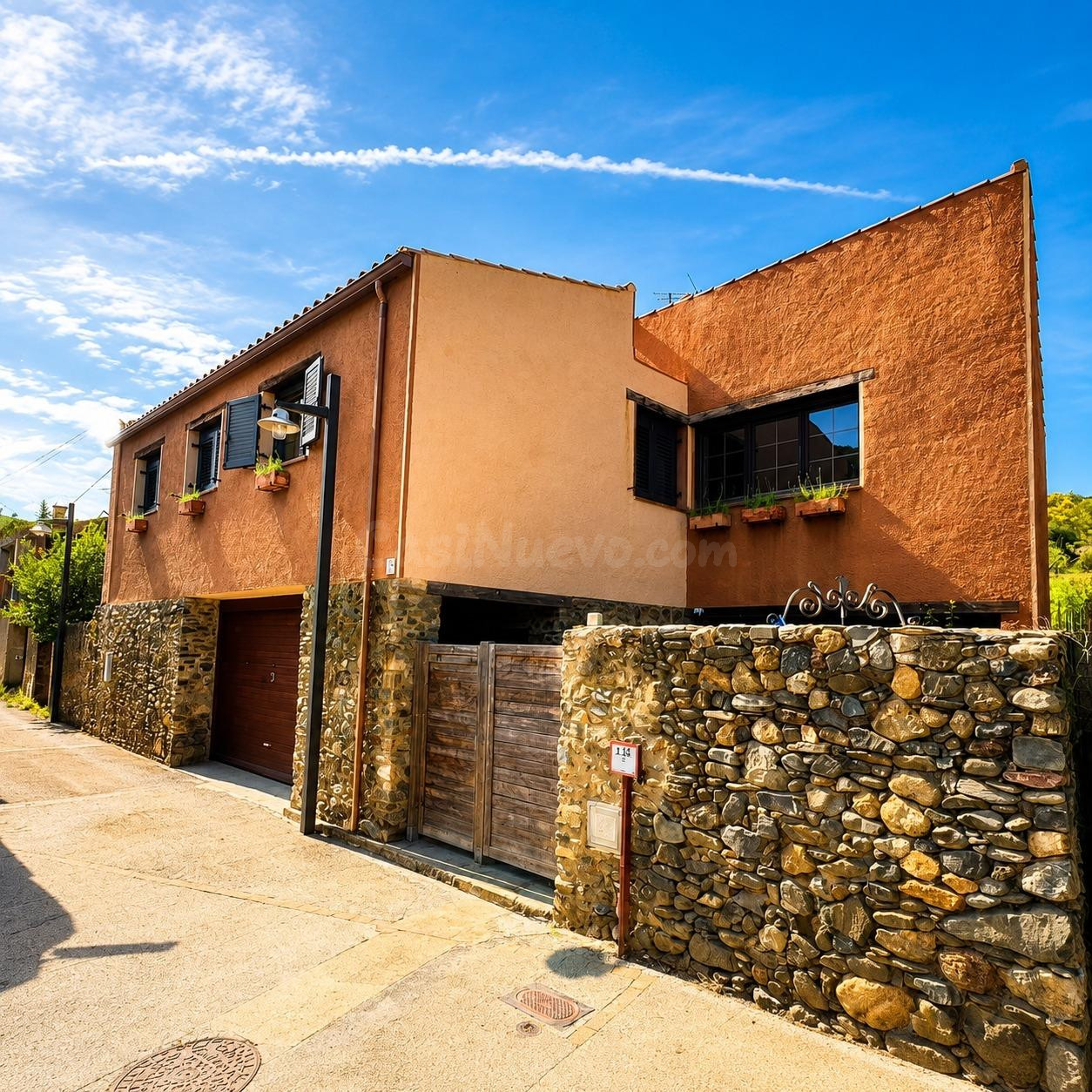 CASA EN LA IDÍLICA URBANIZACIÓN LA VALLETA