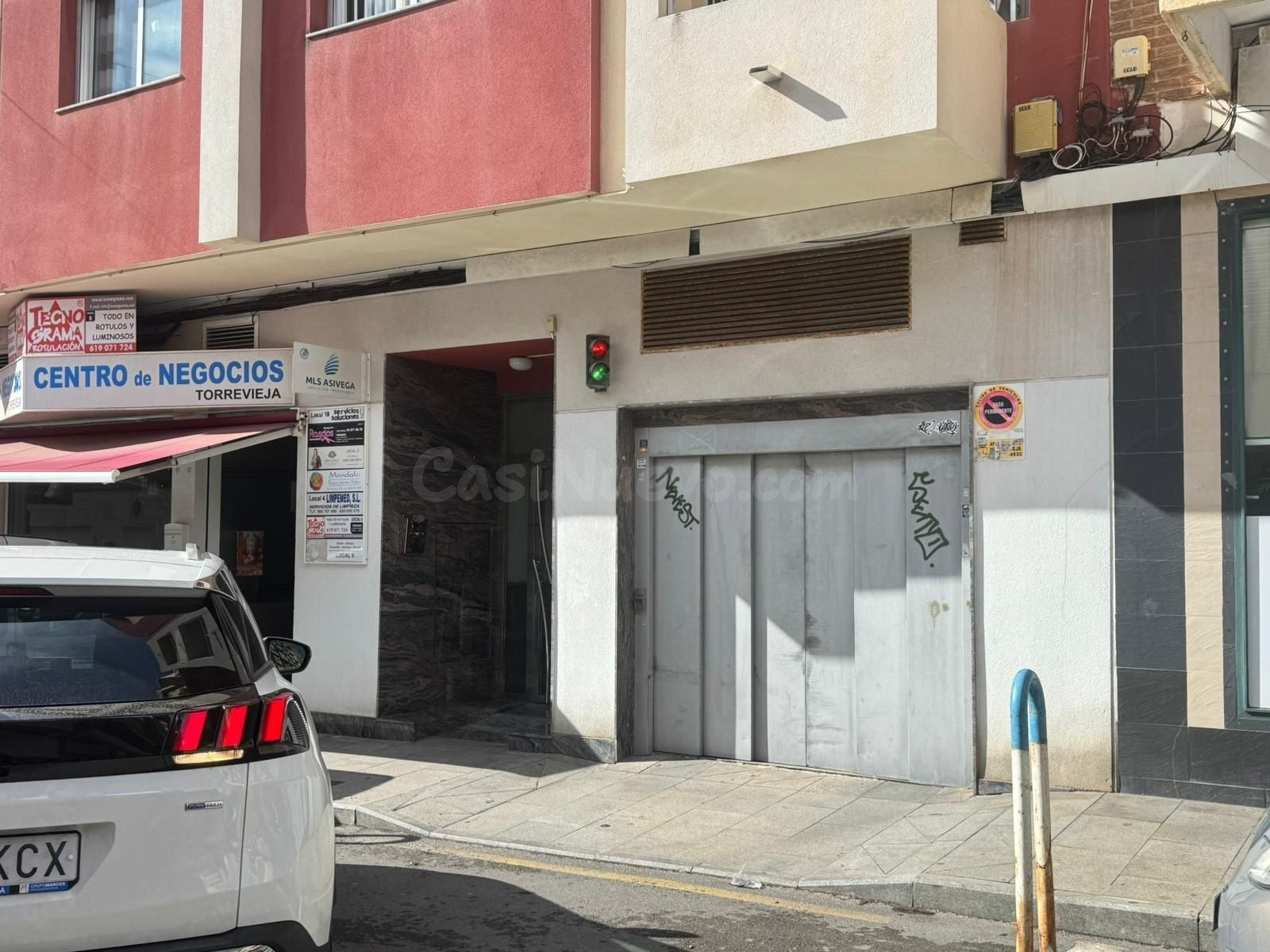Garaje 110m² en venta - torrevieja