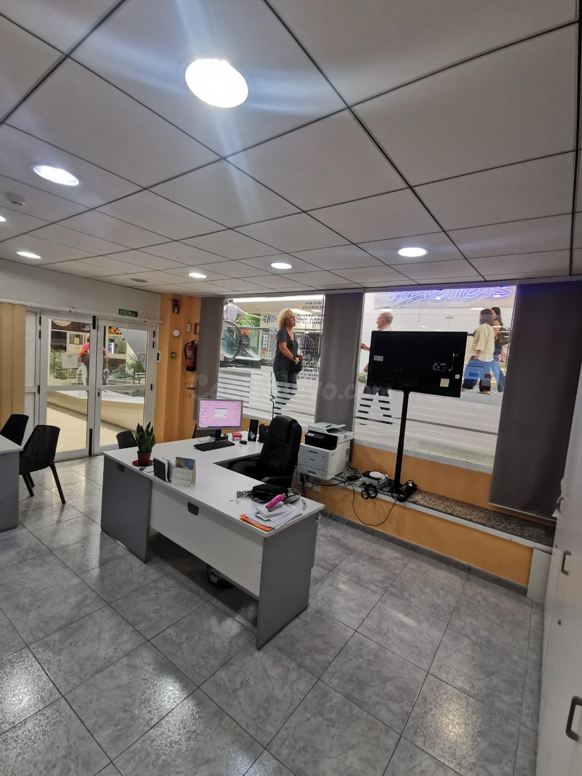 Local comercial 1 habitación 75m² en venta - Mesa y López - foto 2