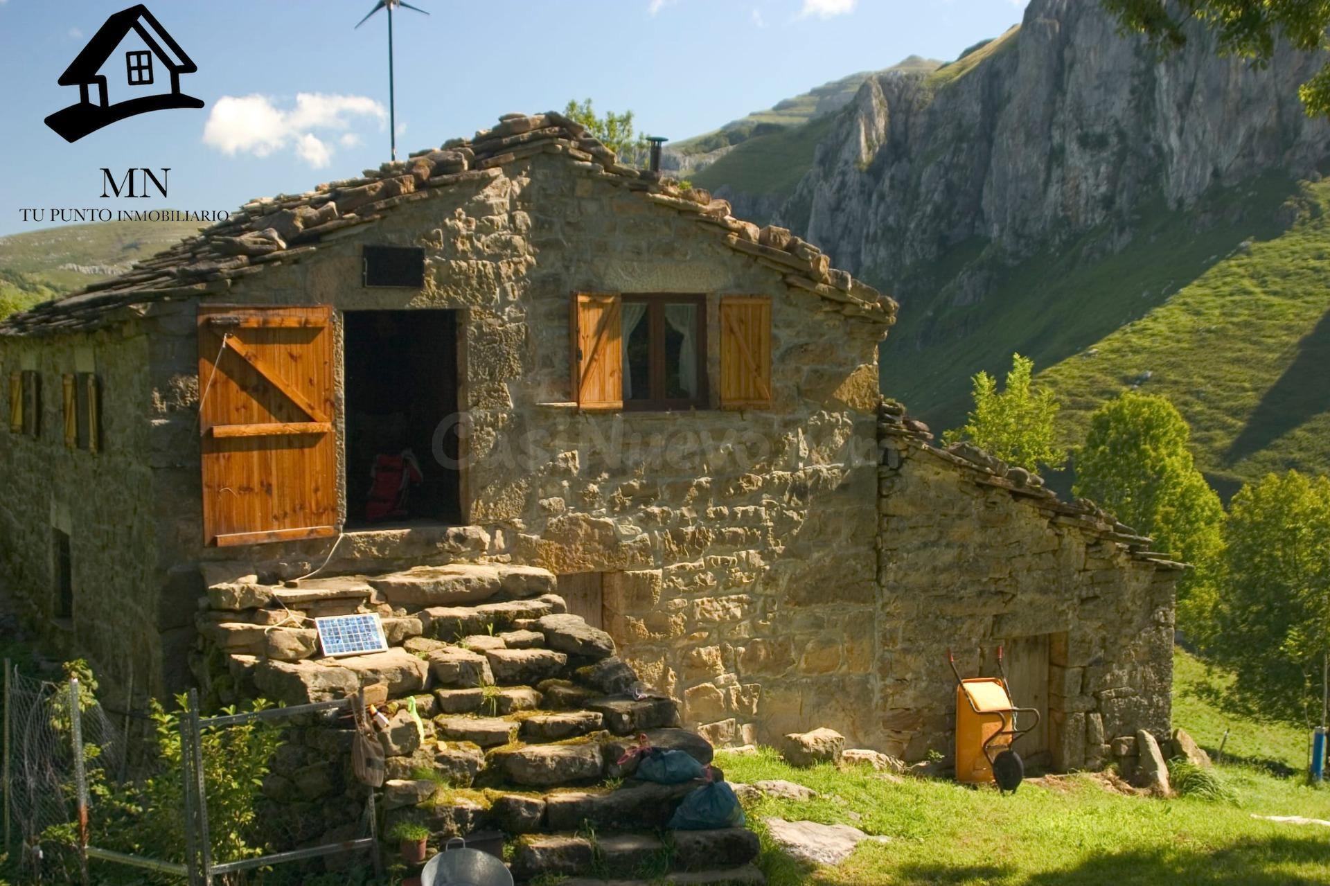 CABAÑA PASIEGA CON VISTAS AL CORAZÓN DE CANTABRIA