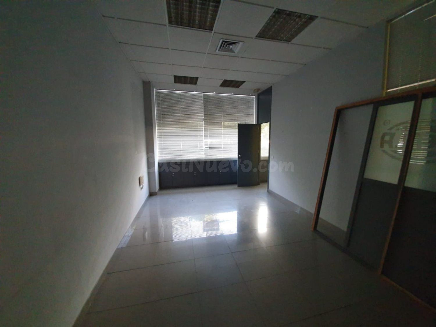 Local comercial 371m² en alquiler - Avenida de las Ciencias - foto 5