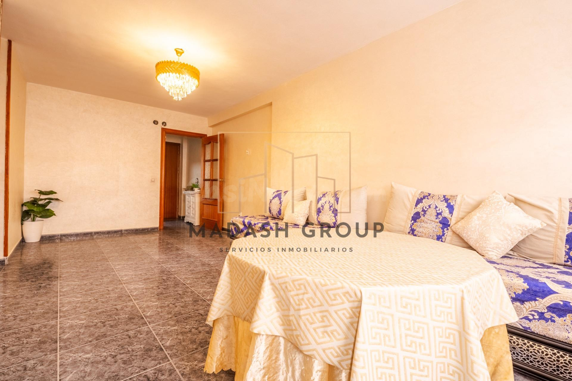 Gran piso con ascensor, balcón y 4 habitaciones - foto 3