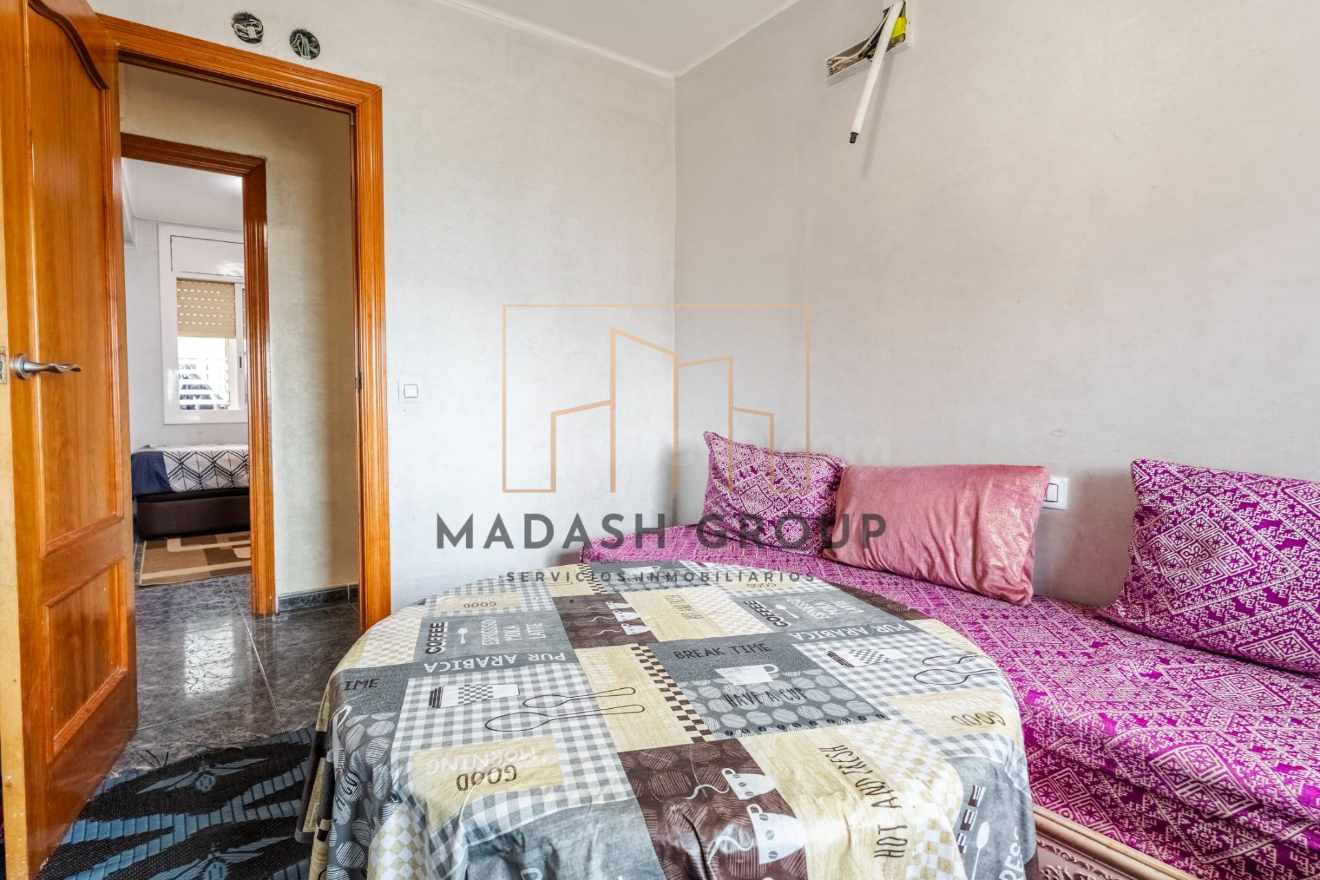 Gran piso con ascensor, balcón y 4 habitaciones - foto 5