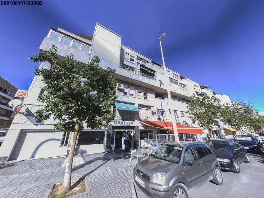Se vende piso CESIÑN DE REMATE en C/  JOSE GOMEZ MOMPEAN en Elche/Elx (Alicante)