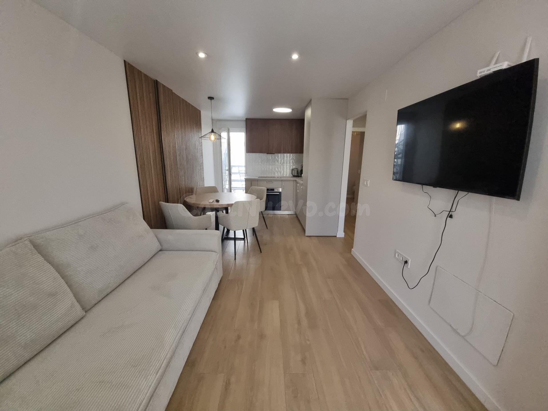Encantador Bungalow Reformado en Torrevieja, Ideal para disf - foto 3
