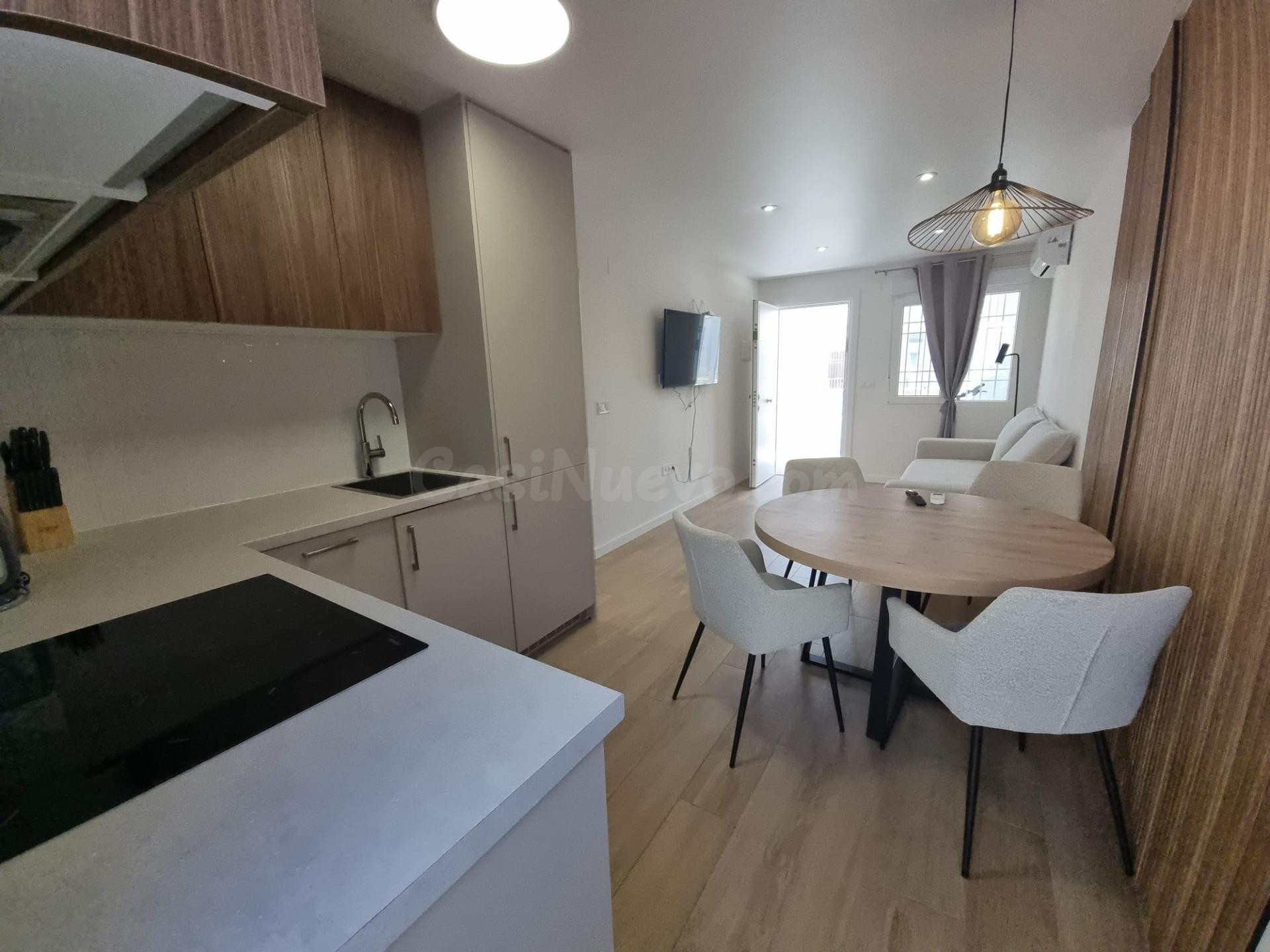 Encantador Bungalow Reformado en Torrevieja, Ideal para disf - foto 5