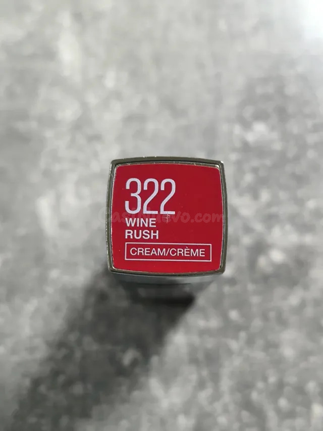 Labial Maybelline New York Wine Rush 322 Rojo - foto 4