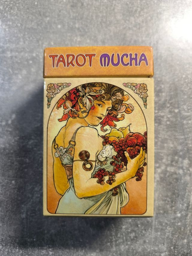 Caja Tarot Mucha+Librillo que venía en ella