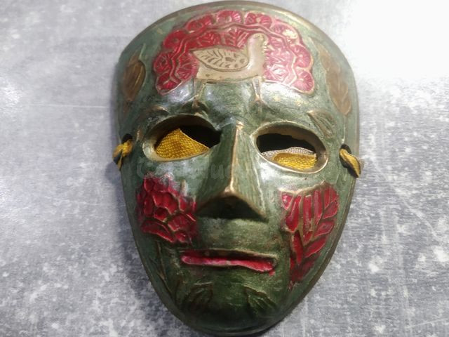 Mascara Antigua India en Bronce Pintada a Mano
