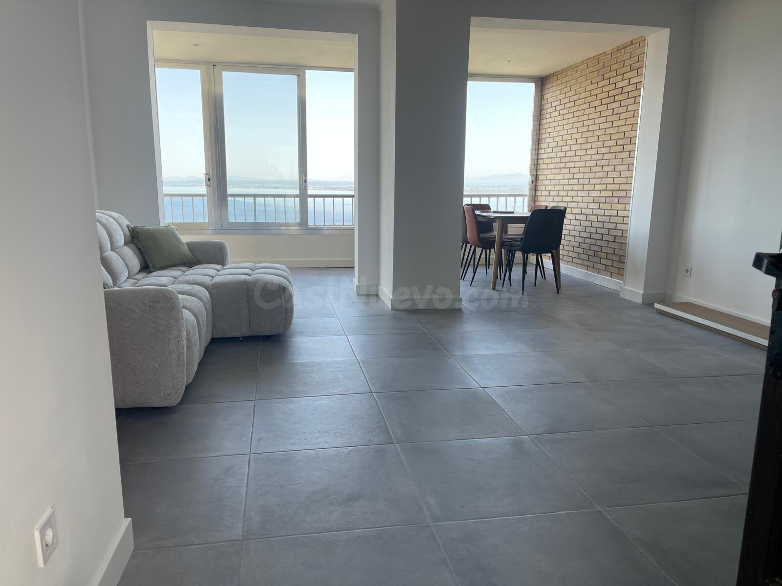 APARTAMENTO REFORMADO CON ESPECTACULARES VISTAS A LA BAHÍA DE ROSES - foto 3