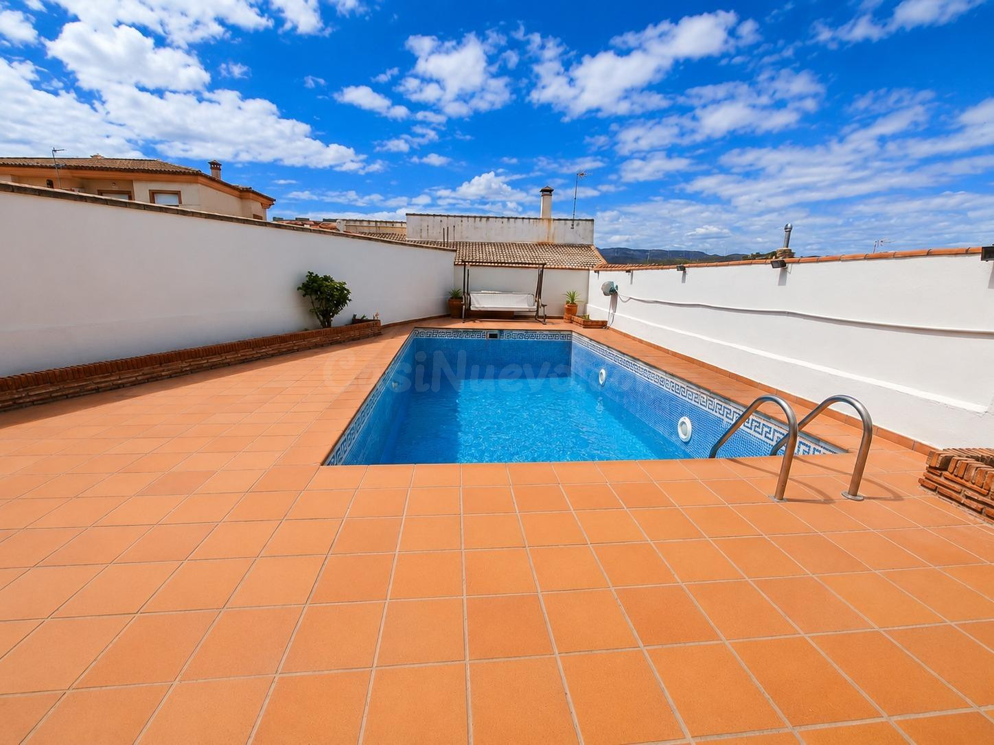 Estupenda Casa Pareada con piscina privada y 4 dormitorios - foto 4
