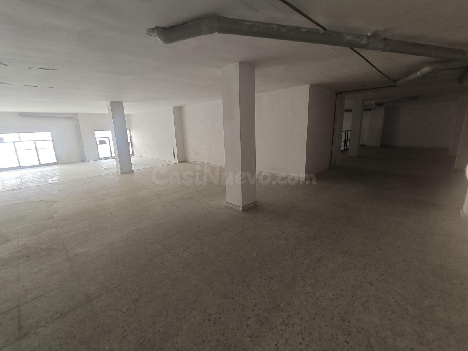 LOCAL DE 300 M2 EN ELDA CERCA GRAN AVENIDA - foto 4