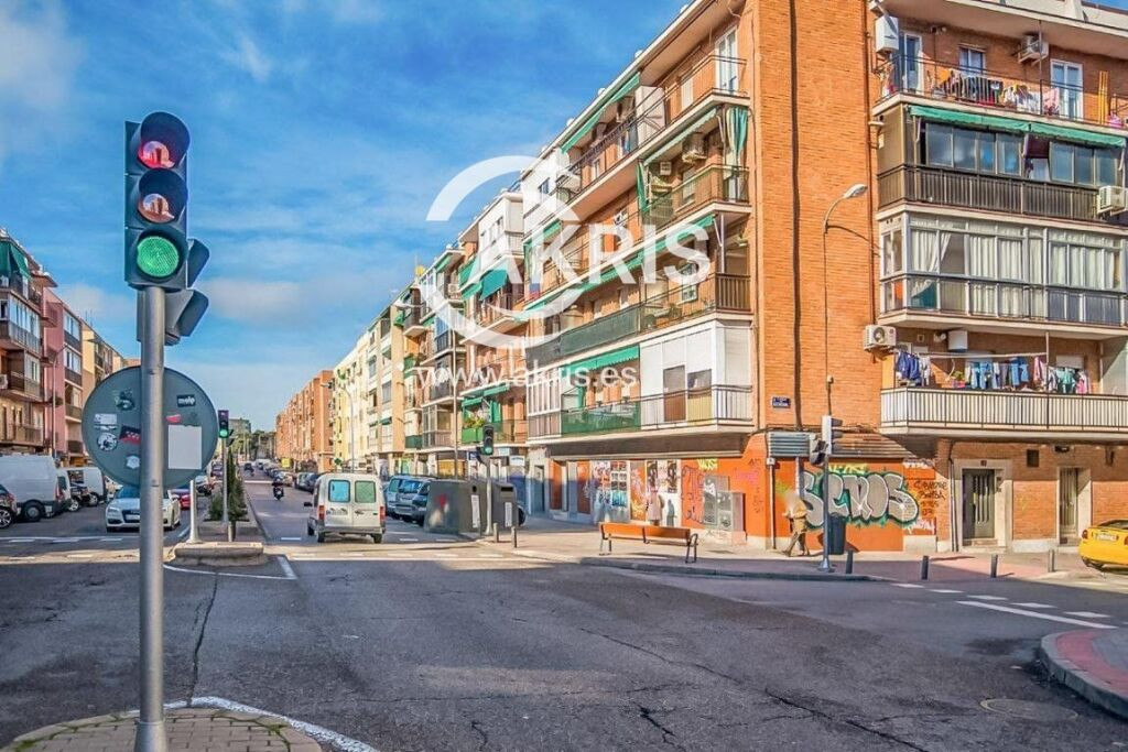 Local Comercial en Madrid - foto 4