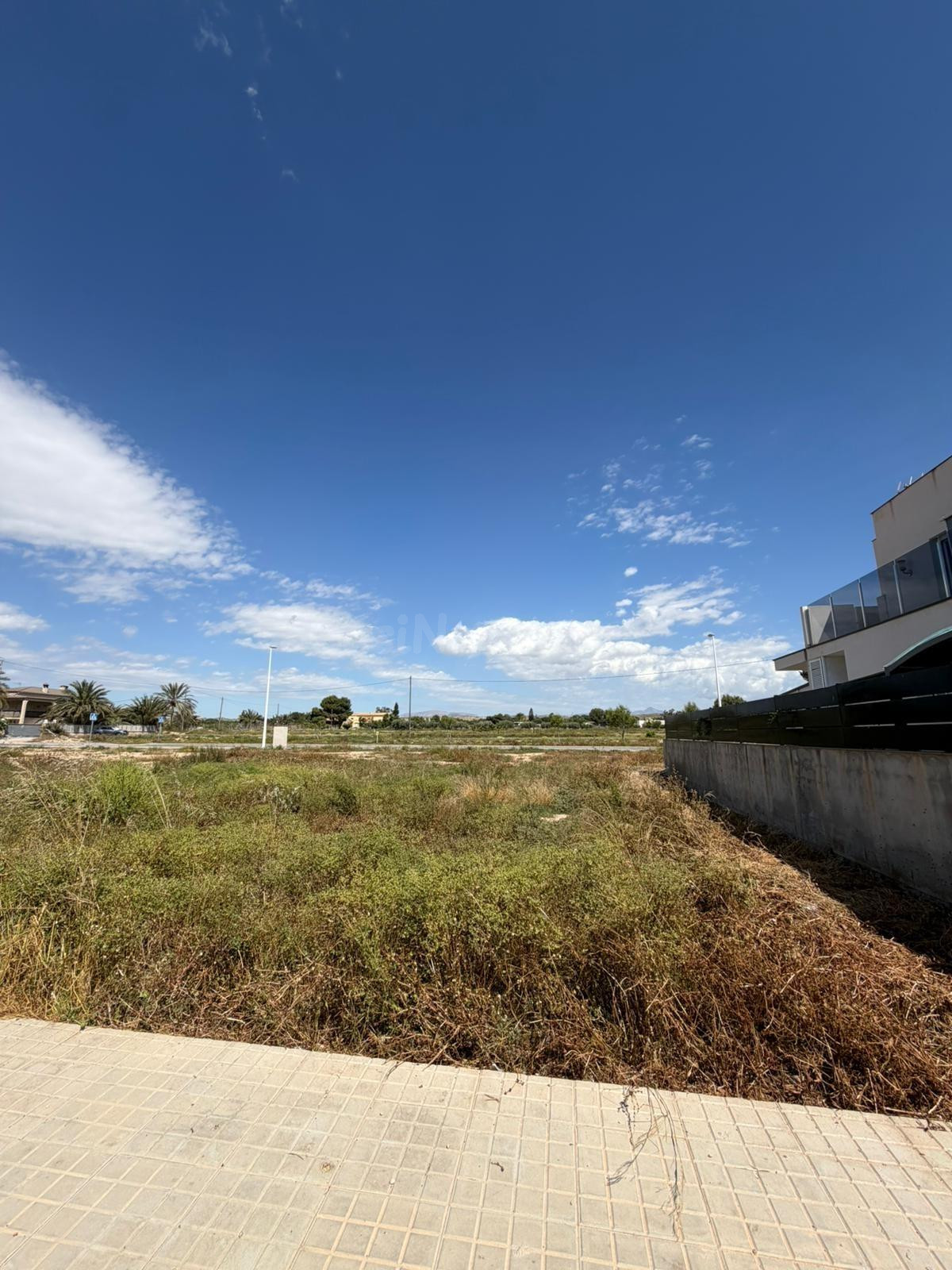 Parcela en venta en Torrellano (Elche) – 400 m2, orientación Este - foto 2