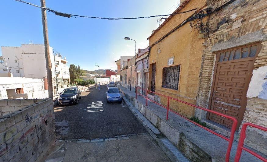 SE VENDE piso OKUPA en C Remedios - Santa Lucia 9 de Cartage - foto 2