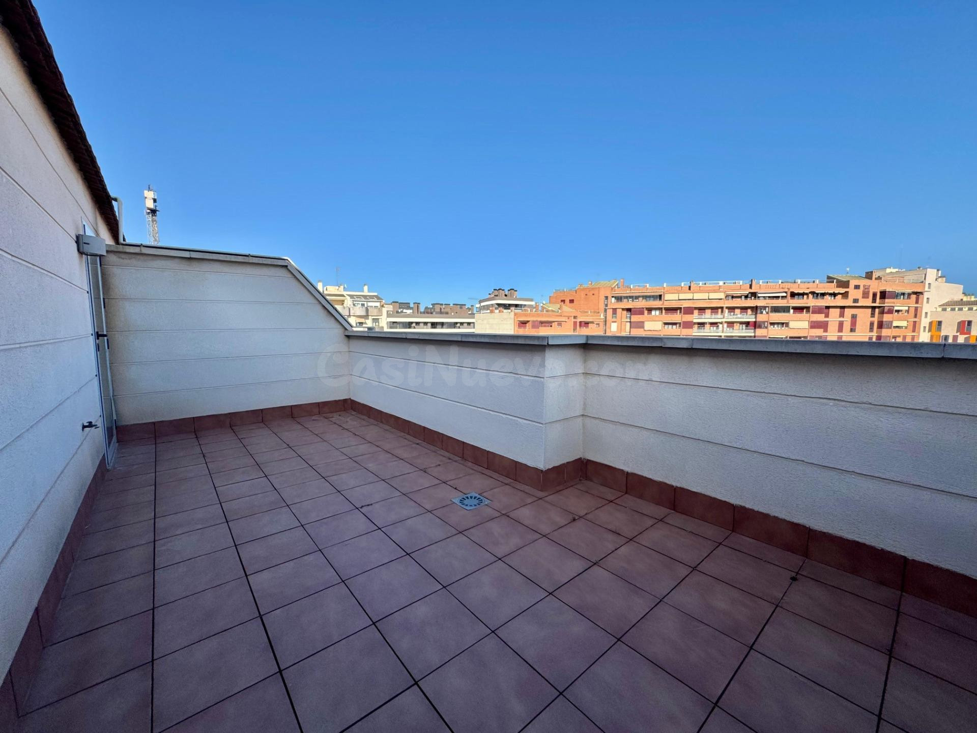ATICO DUPLEX EN JUAN CARLOS I - foto 2