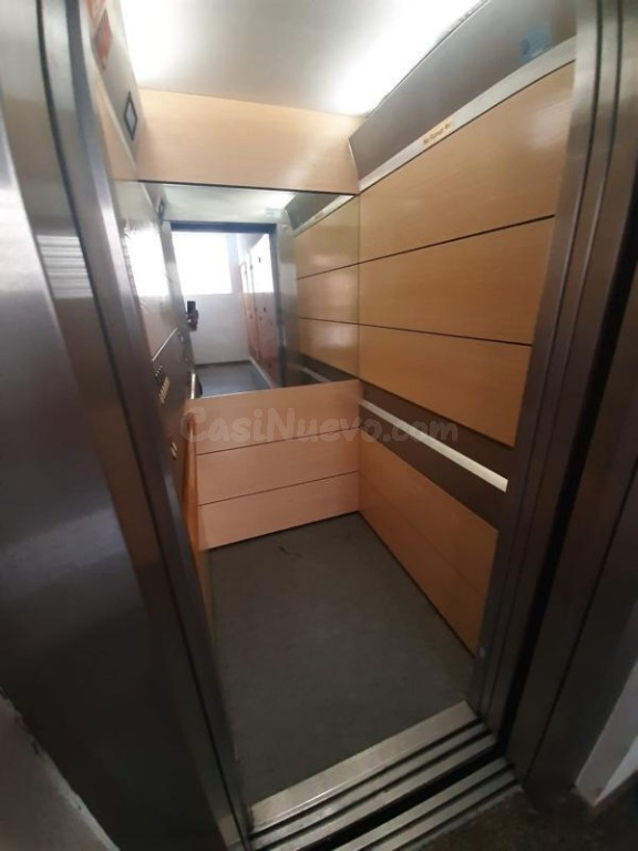 Venta de piso en Torrevieja, de 60m2 con 2 dormitorios y 1 b - foto 4