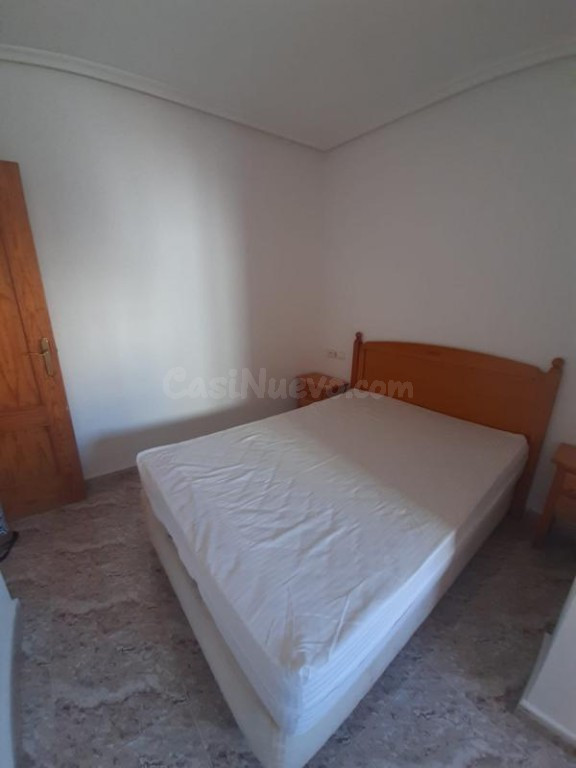 Venta de piso en Torrevieja, de 60m2 con 2 dormitorios y 1 b - foto 5