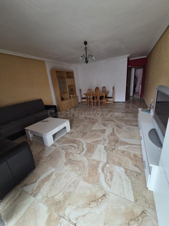 Venta de piso en Torrevieja, de 99m2 con 2 dormitorios y 1 b - foto 5